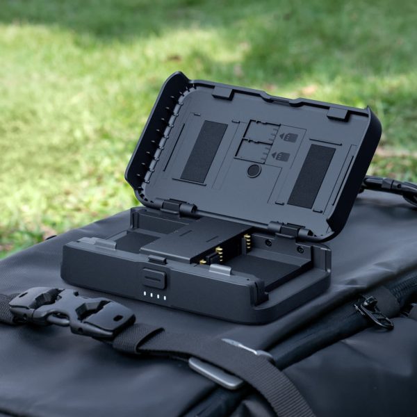 Insta360 Portable Charging Case - Battery pack - Insta360 Store
